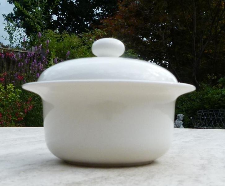 Arabia Artica Suikerpot en Koppen met Schotels, Huis en Inrichting, Keuken | Servies, Nieuw, Kop(pen) en/of Schotel(s), Wedgwood