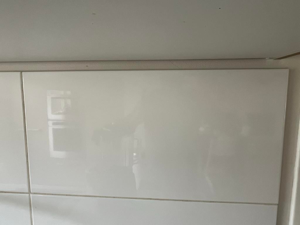 Witte glanzende wandtegels 60x30, Doe-het-zelf en Verbouw, Tegels, Ophalen of Verzenden, Zo goed als nieuw, 20 tot 40 cm, Minder dan 5 m²