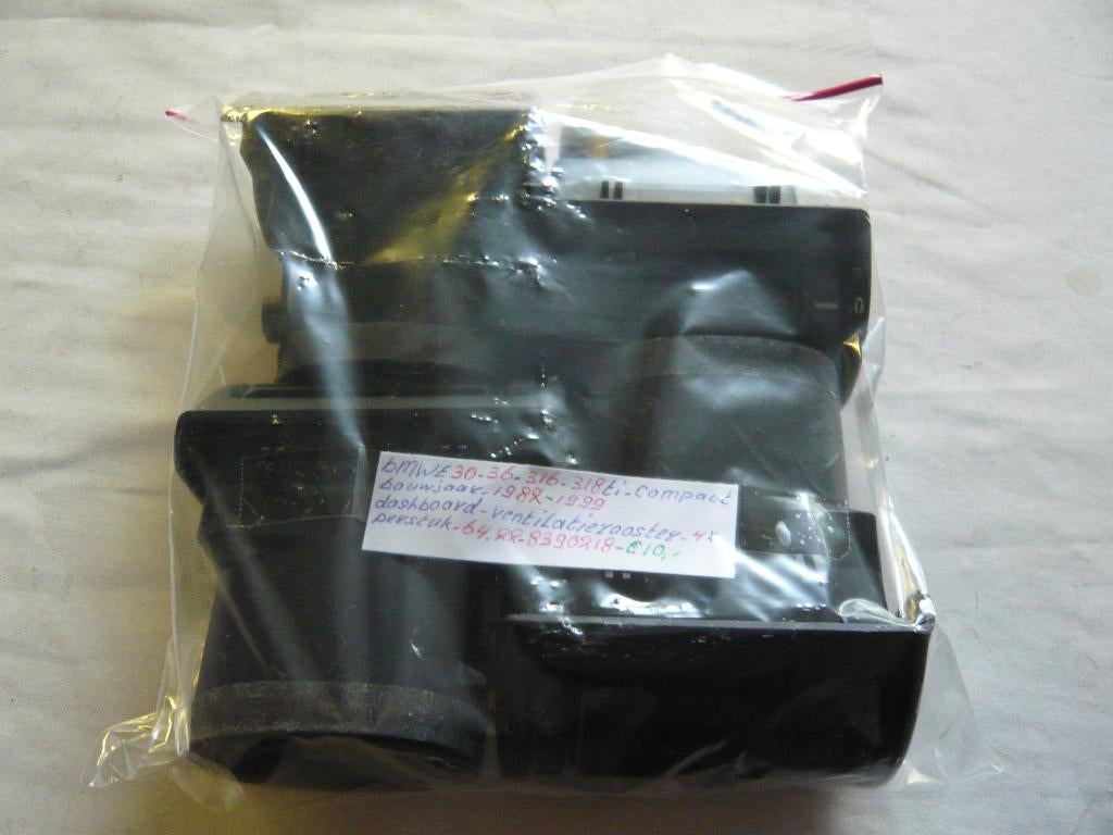 aangeboden zo goed als nieuw  rooster perstuk €10,-, Ophalen, Gebruikt, BMW