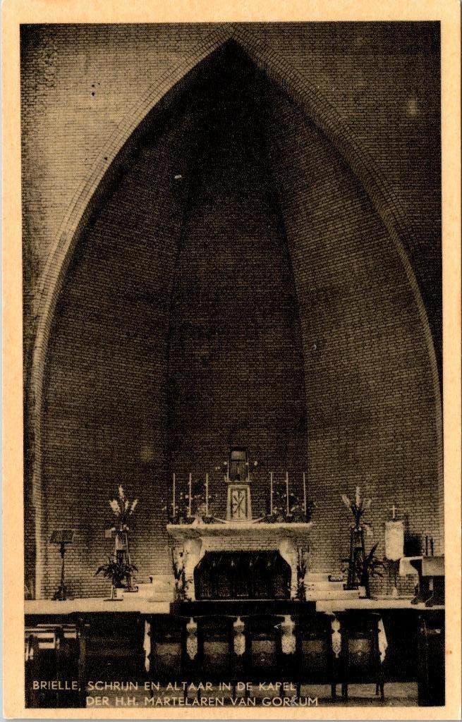 Brielle - Schrijn en Altaar in de Kapel der H.H. Martelaren, Verzamelen, Verzenden, 1940 tot 1960, Ongelopen, Zuid-Holland