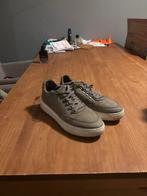 Grijze sneakers met witte zool, Ophalen, Gedragen, Overige kleuren, Sneakers of Gympen