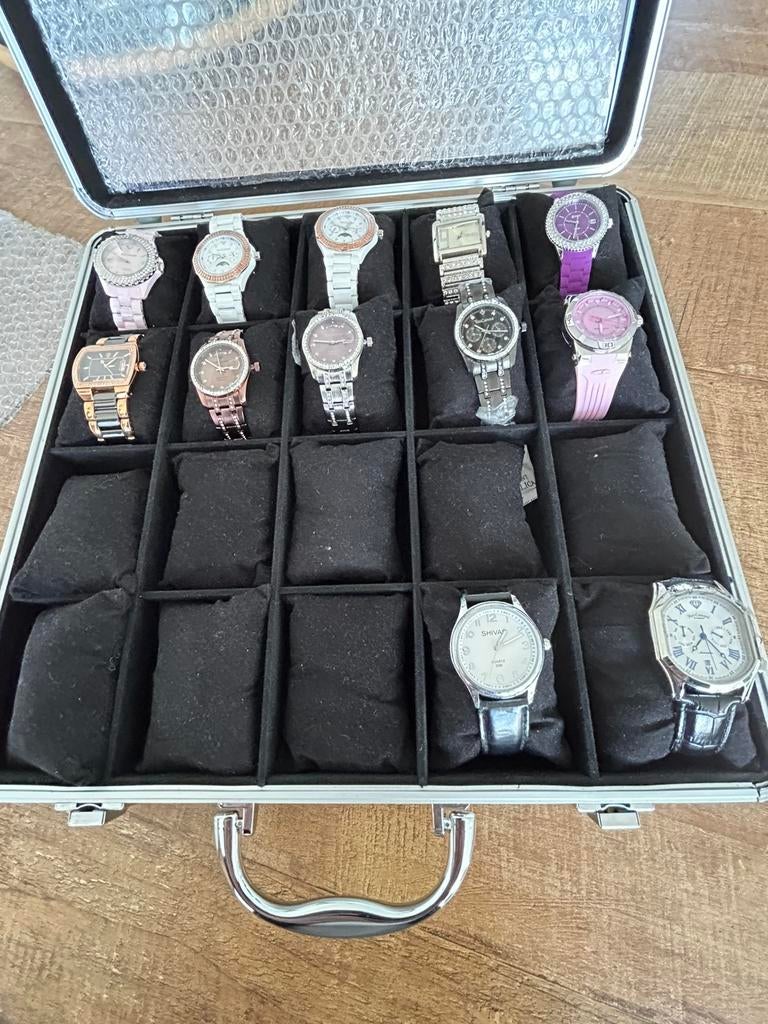 DAMES HORLOGES IN KOFFER, Overige materialen, Nieuw, Minder dan 50 cm, Ophalen of Verzenden