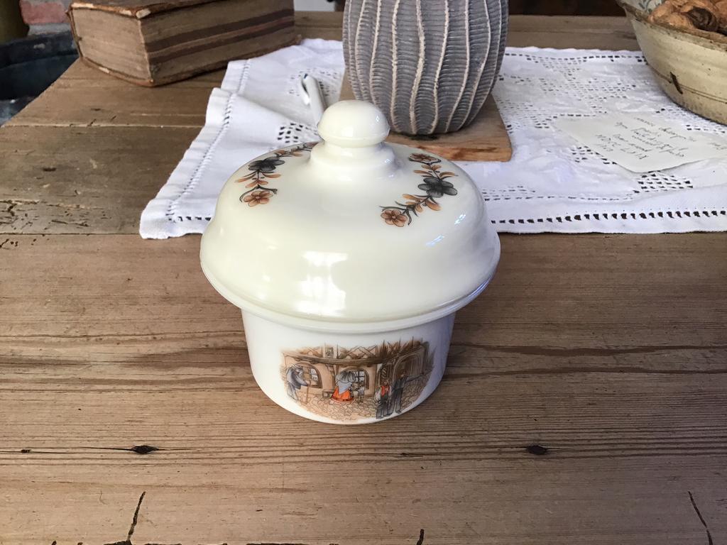 Vintage foiegras terrine in opaline kommetje, Ophalen of Verzenden