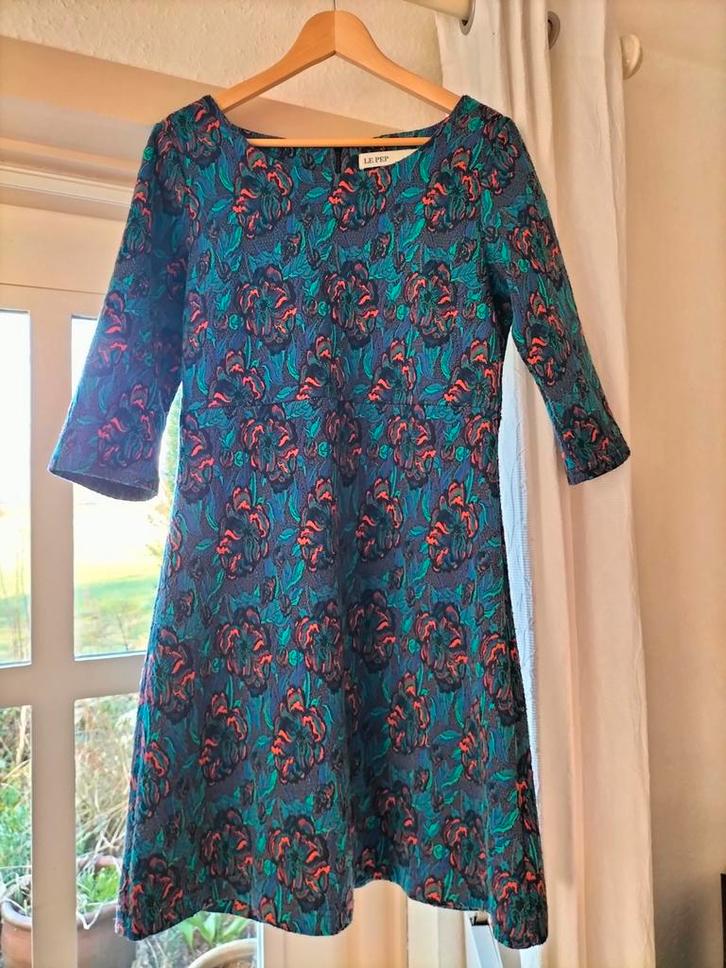 jurk van Lepep / Le Pep maat  L, Kleding | Dames, Jurken, Zo goed als nieuw, Maat 42/44 (L), Overige kleuren, Knielengte, Ophalen