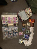 Grote collectie Pokémon kaarten met map en blik, Ophalen, Gebruikt, Meerdere kaarten, Foil
