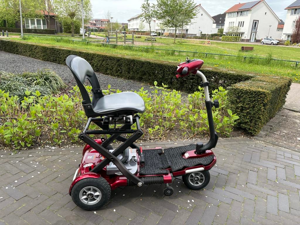 VERKOCHT Mango Bobby DeLuxe opvouwbare scootmobiel, compact, Diversen, Brommobielen en Scootmobielen, Gebruikt, Mango, 10 km/u of minder