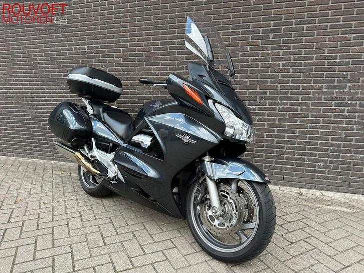 HONDA ST 1300 PAN EUROPEAN ABS ST1300, Motoren, Motoren | Honda, Bedrijf, Toermotor, meer dan 35 kW, 4 cilinders, Motorrijbewijs A