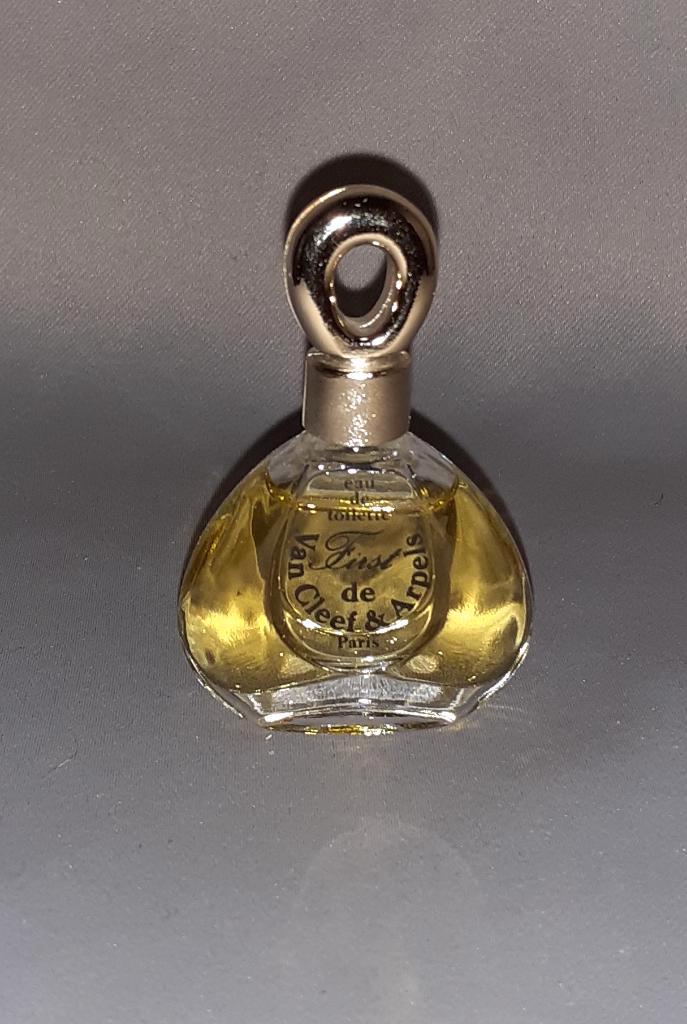 Parfum miniatuur Van cleef & arpels First, Verzamelen, Parfumverzamelingen, Zo goed als nieuw, Miniatuur, Gevuld, Ophalen of Verzenden