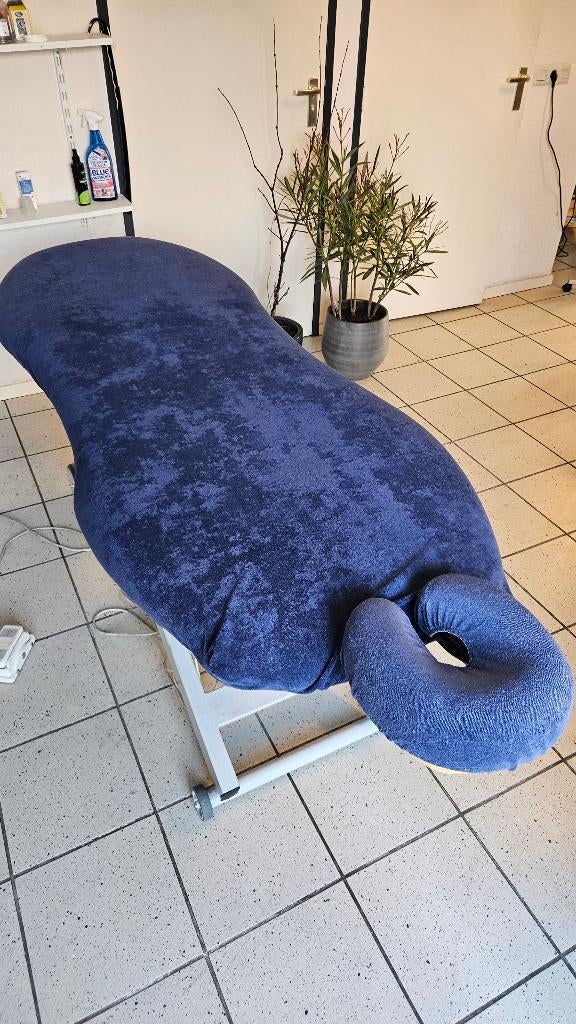 Electrische massagetafel, Sport en Fitness, Ophalen, Gebruikt, Massagetafel