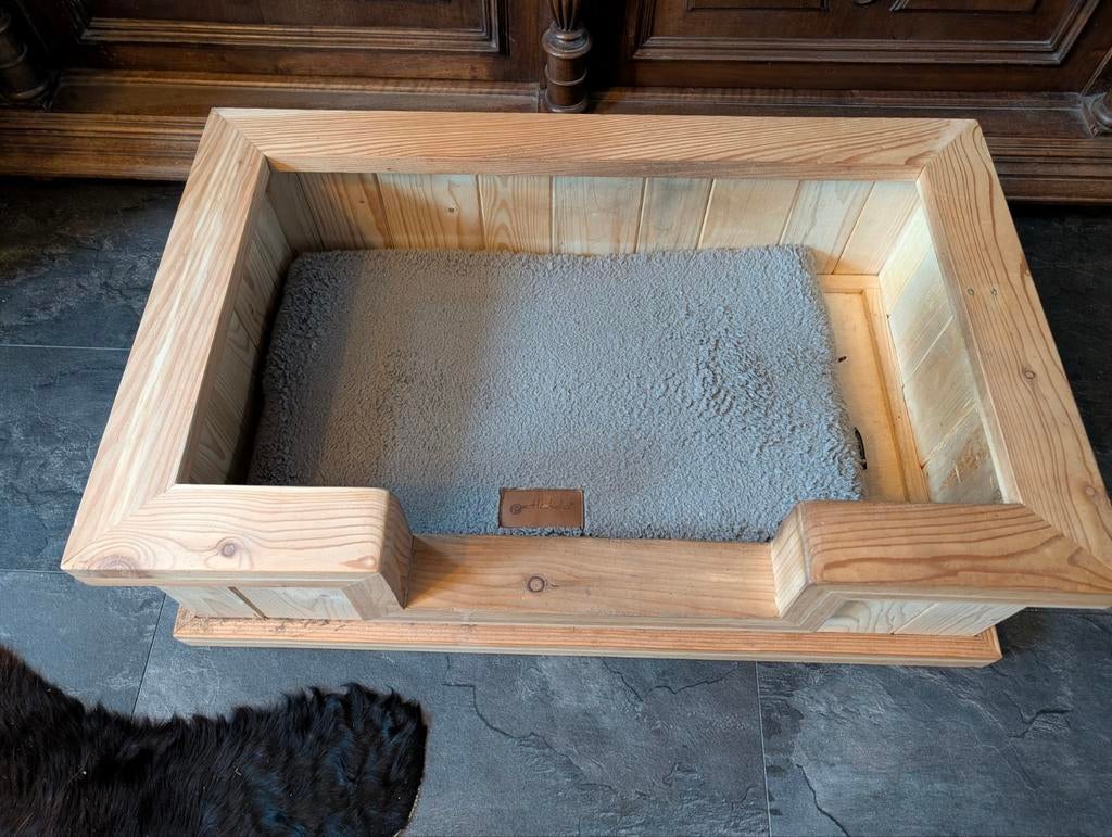 Houten hondenmand met kussen, Dieren en Toebehoren, Ophalen, Zo goed als nieuw, Overige