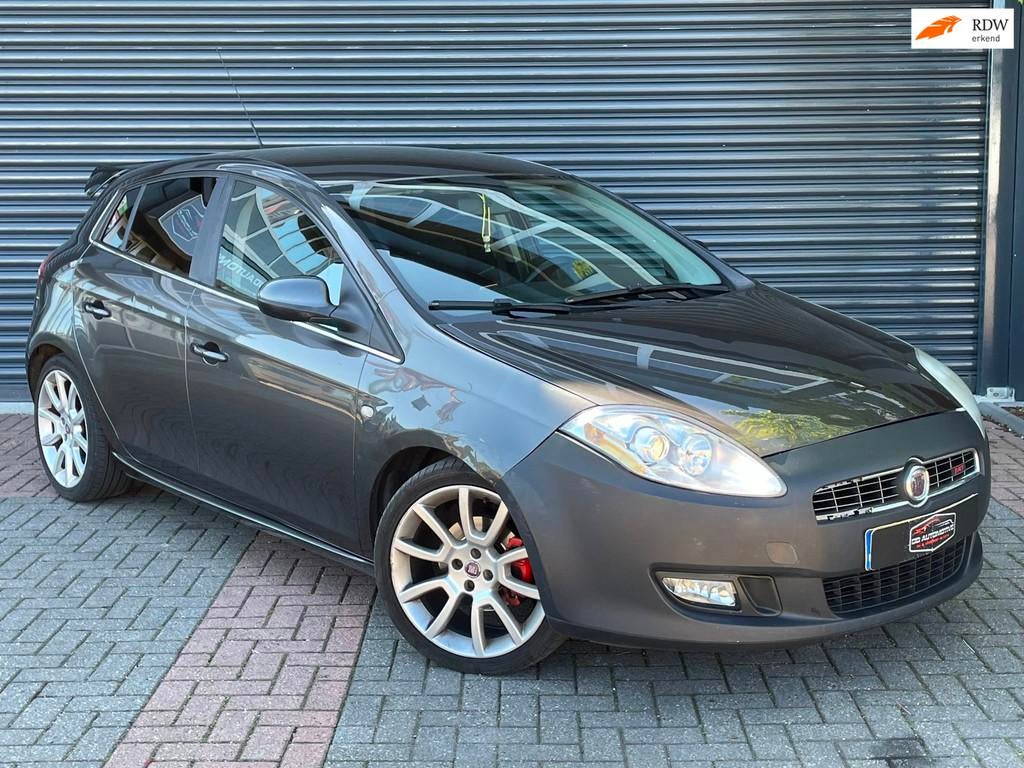 Fiat Bravo 1.4 T-Jet Emotion Airco | Trekhaak | Pdc | 150 Pk, Auto's, Fiat, Voorwielaandrijving, Stof, Gebruikt, Zwart