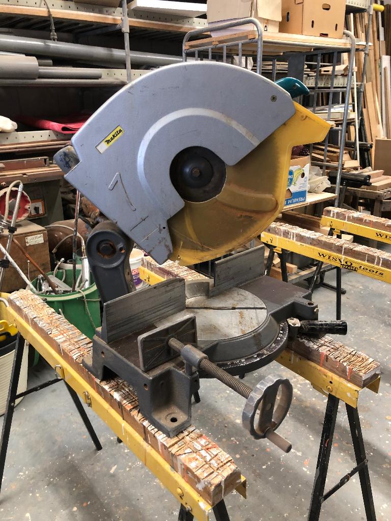Makita afkortzaag, Doe-het-zelf en Verbouw, Ophalen, Gebruikt, 70 mm of meer, Makita