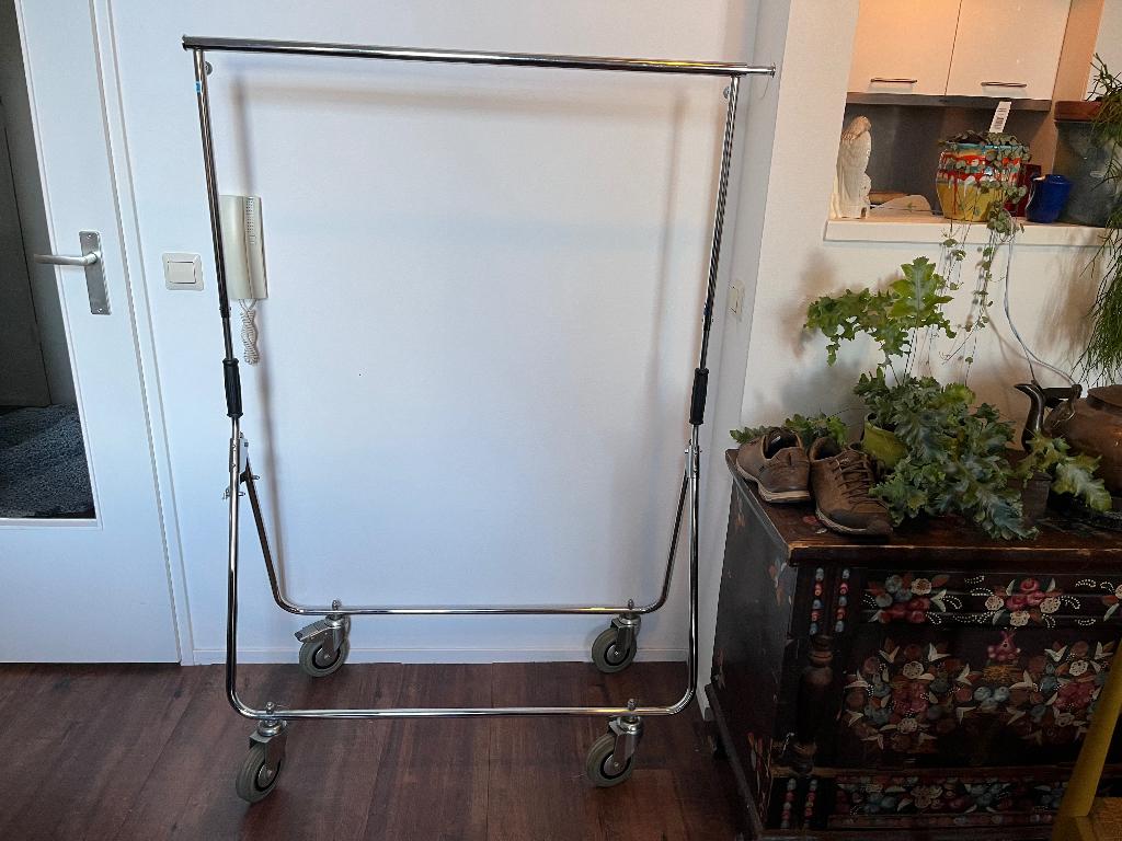 Kledingrek verrijdbaar goede stevige kwaliteit, Ophalen of Verzenden, Zo goed als nieuw