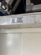 Nieuwe CV radiator voor badkamer - H0600 L0800, Doe-het-zelf en Verbouw, Ophalen, 30 tot 80 cm, 500 tot 800 watt, Radiator