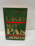 Leon Uris - Mitla Pas - Roman, Ophalen of Verzenden, Gelezen, Nederland