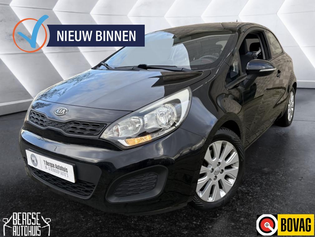 Kia Rio 1.2 CVVT Plus Pack Airco Elek.R Lmv (bj 2012), Auto's, Kia, Voorwielaandrijving, Euro 5, 4 cilinders, Zwart