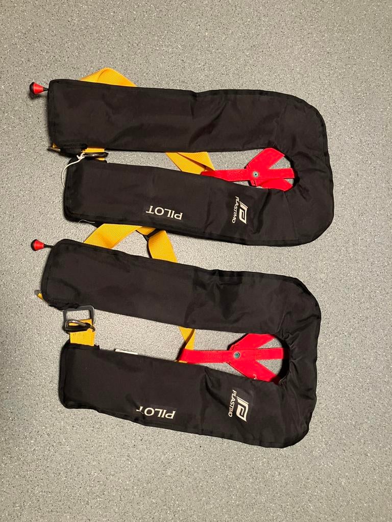 2x Plastimo Pilot - 275N reddingsvest, Watersport en Boten, Watersportkleding, Ophalen of Verzenden, Zo goed als nieuw, Dame of Heer