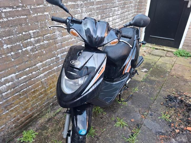 Tekoop mooie tgb 104t, Fietsen en Brommers, Snorfietsen en Snorscooters, Gebruikt, Overige merken, Benzine, Ophalen