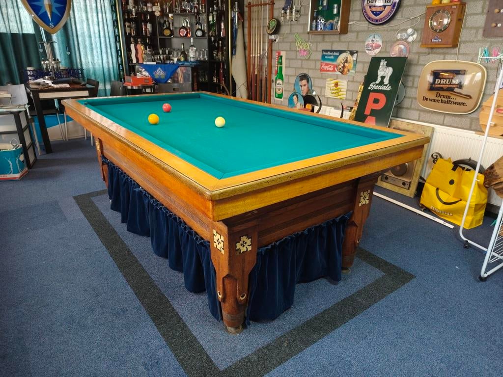 Mooi oud biljart met verwarming en handgemaakt houtwerk, Ophalen of Verzenden