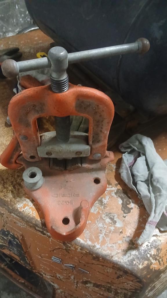 Ridgid no 23,pijpklem,werkbank,pijpenklem,buisklem, Ophalen, Zo goed als nieuw