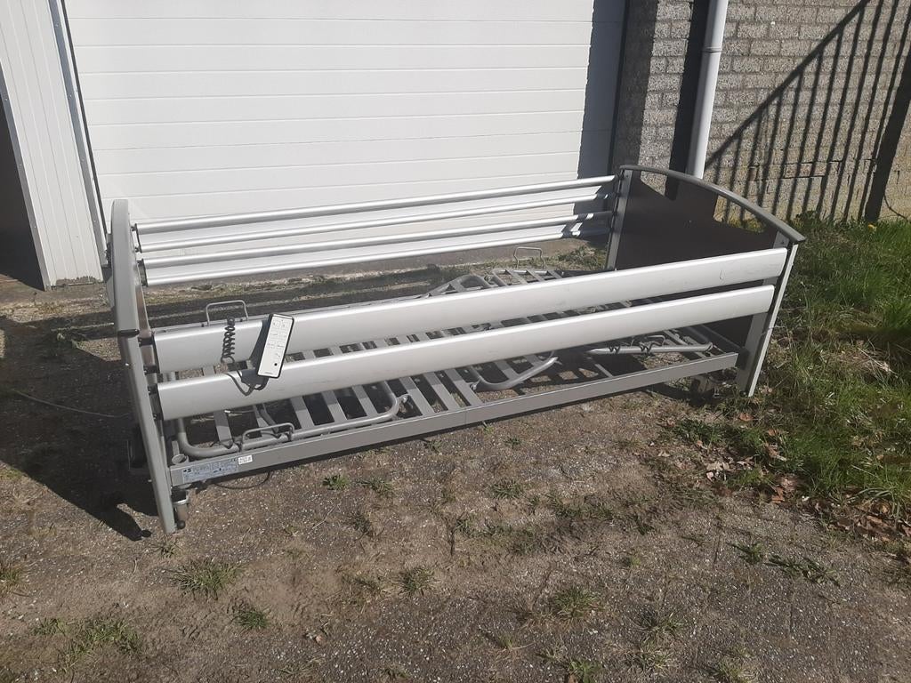 Seniorenbed/hoog laag bed 90x210 cm, elektrisch verstelbaar, Ophalen, Zo goed als nieuw