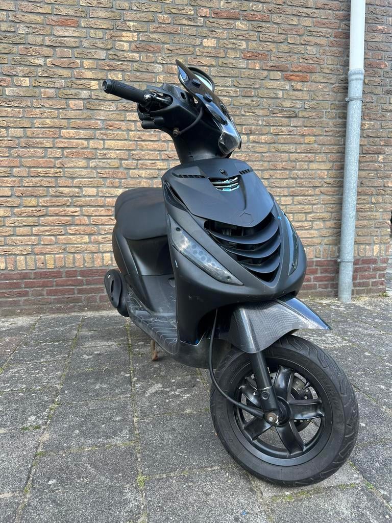 Zip 4t2v 2015 snor (WOK) !, Fietsen en Brommers, Scooters | Piaggio, Ophalen, Gebruikt, Zip, Benzine