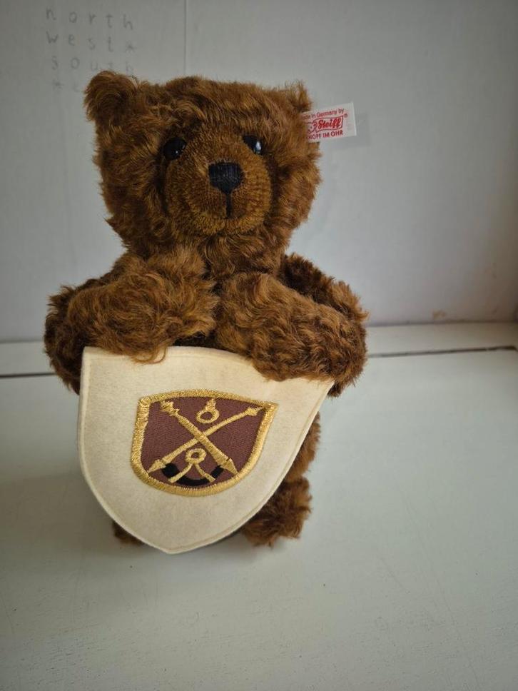 Steiff België Beer 2002 Limited Edition  met certifi, Verzamelen, Beren en Cherished Teddies, Ophalen of Verzenden
