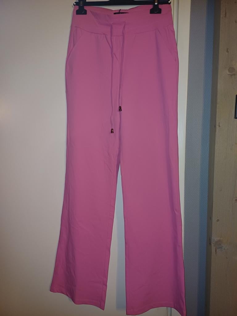 Mi Piace travelbroek straight leg Barbie pink M, Maat 38/40 (M), Mi piace, Mi Piace, Nieuw