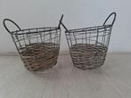 2 metalen bloempotten met gevlochten riet, diameter 18 cm, Ophalen, Rond, Zo goed als nieuw, Balkon