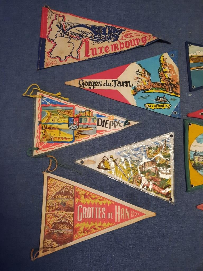 Vintage souvenir vaantjes, vlaggetjes, Ophalen of Verzenden, Zo goed als nieuw