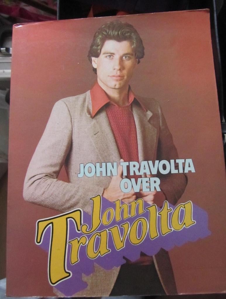 boek   JOHN TRAVOLTA, Ophalen of Verzenden, Zo goed als nieuw, Artiest