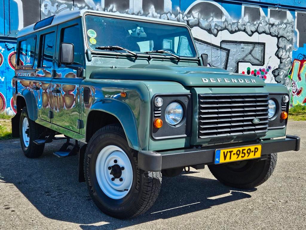 Land Rover Defender 110 2.2 D grijskenteken, Auto's, Land Rover, Euro 5, Stof, Gebruikt, Zwart