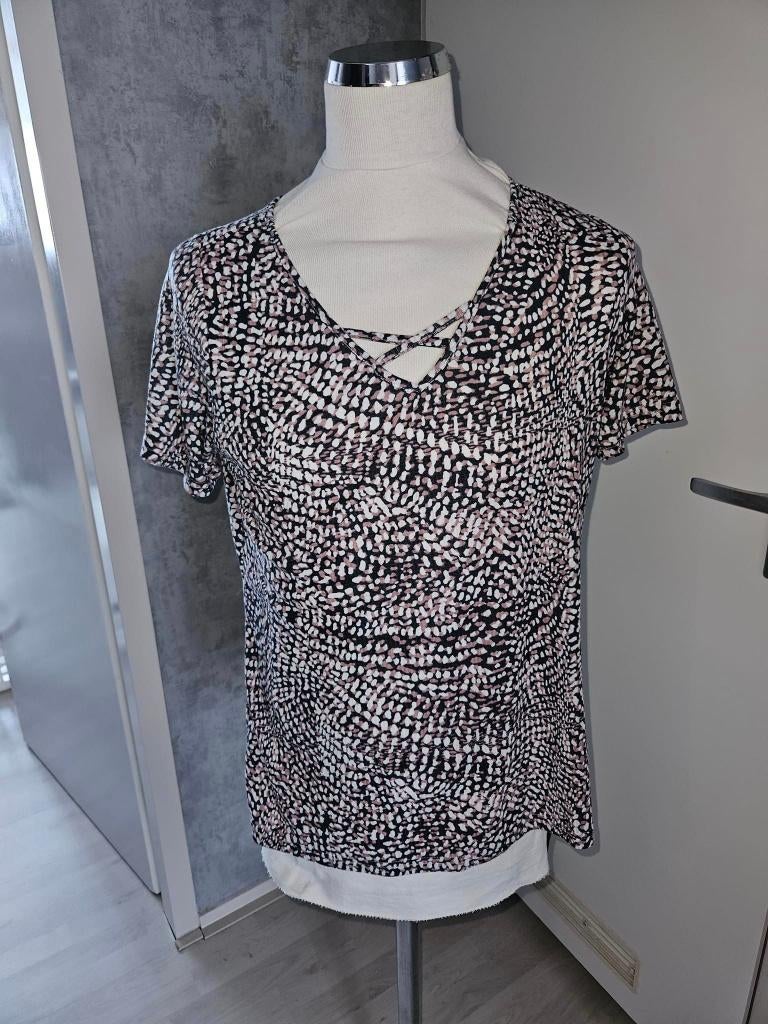 leuk shirt maat 44    (v24), Kleding | Dames, T-shirts, Ophalen of Verzenden, Zo goed als nieuw, Maat 42/44 (L), Korte mouw