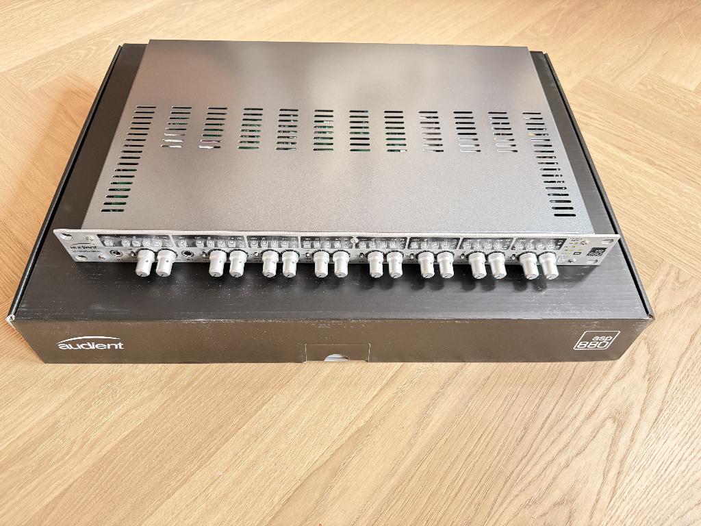Audient ASP880 Mic Preamp & AD Converter  NIEUW, Muziek en Instrumenten, Ophalen, Nieuw, 5 tot 10 kanalen, Microfooningang
