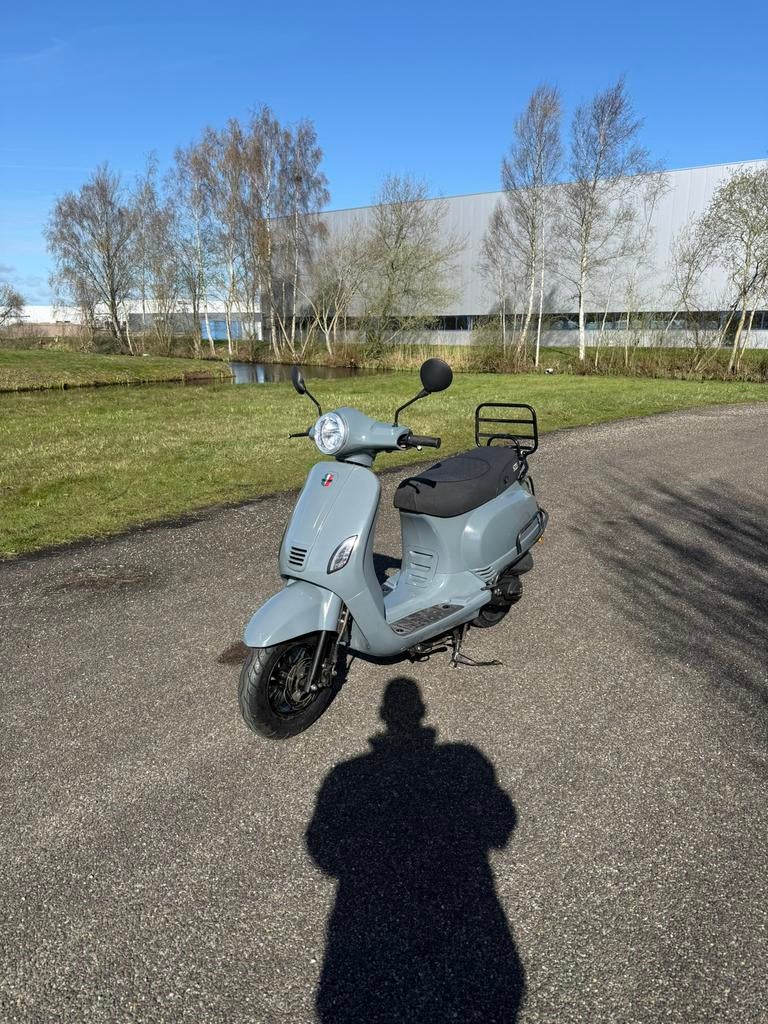 Brom Scooter GTS Toscane Pure S Geel Kenteken, Zo goed als nieuw, Benzine, D, Ophalen