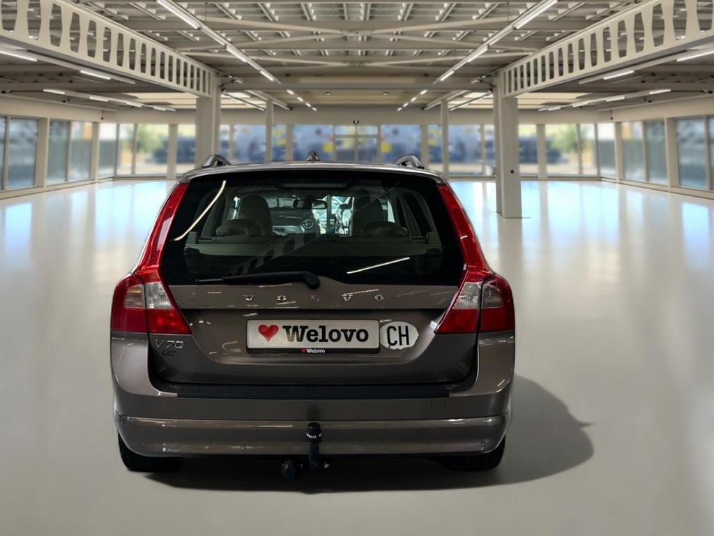 Volvo V70 2.5FT Momentum Incl. BTW, leder, trekhaak, electr., Gebruikt, Parkeersensor, 2521 cc, Euro 4