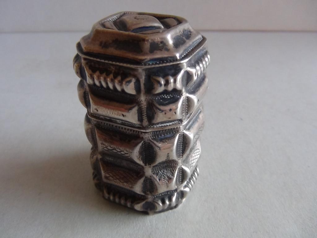 Antiek zilver FE13 1886 lodereindoosje zilveren miniaturen, Verzenden, Zilver