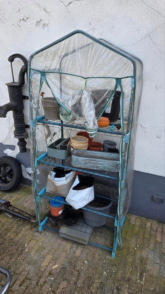 Eenvoudig kasje / tuin schapjes voor plantjes, Tuin en Terras, Kassen, Gebruikt, Folie, Kweekkas, Ophalen