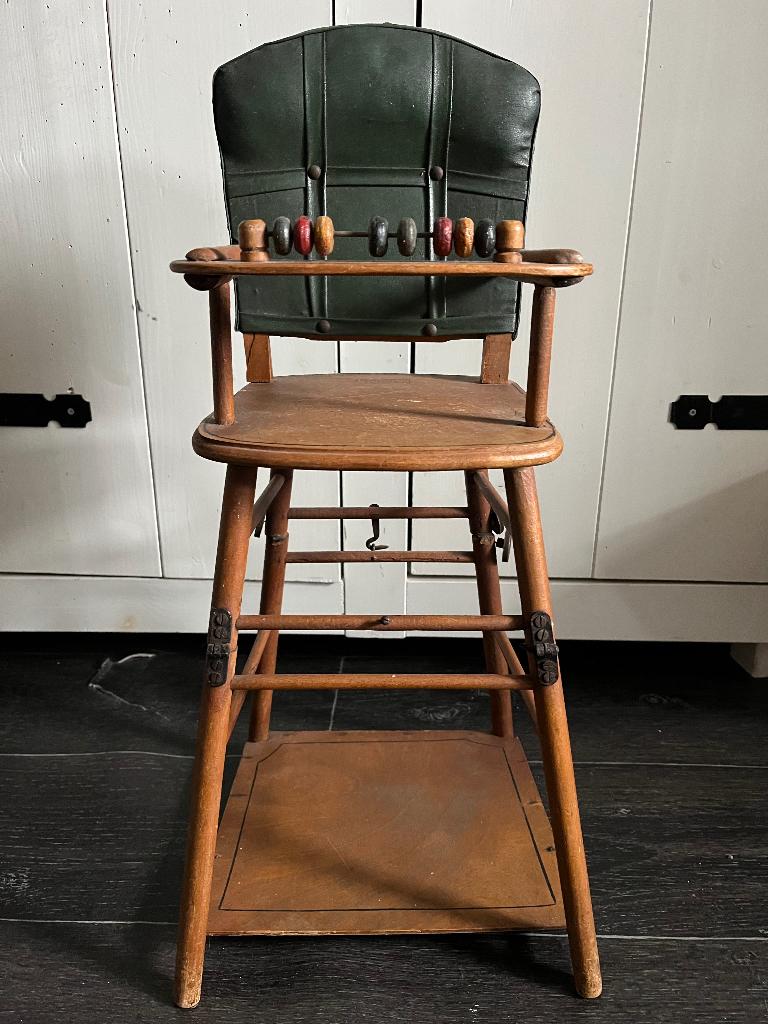 Torek, Houten Poppen Kinderstoel, met uitklapbaar tafeltje., Antiek en Kunst, Curiosa en Brocante, Ophalen of Verzenden