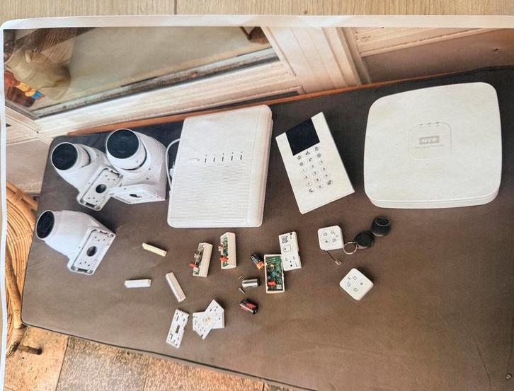 Compleet alarmsysteem + 3 beveiligingscamera’s, Doe-het-zelf en Verbouw, Alarmsystemen, Zo goed als nieuw, Compleet systeem, Overige soorten