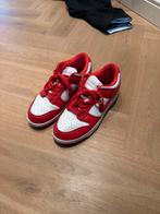 Nike Dunk Low Rood Wit Sneakers, Kleding | Dames, Schoenen, Ophalen of Verzenden, Gedragen, Rood, Sneakers of Gympen