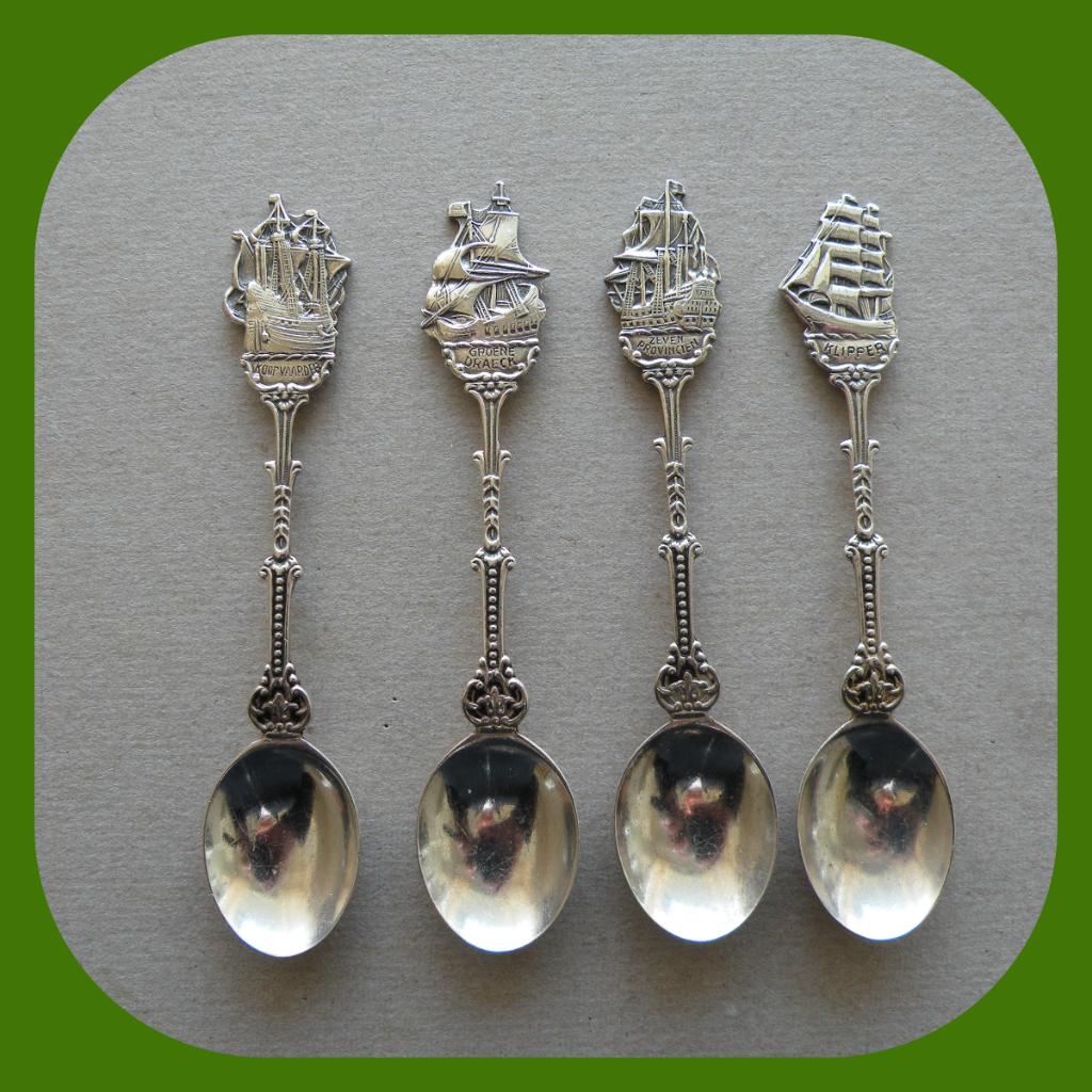 Lepeltjes antieke Zeilschepen géén Douwe Egberts., Antiek en Kunst, Antiek | Bestek, Verzenden