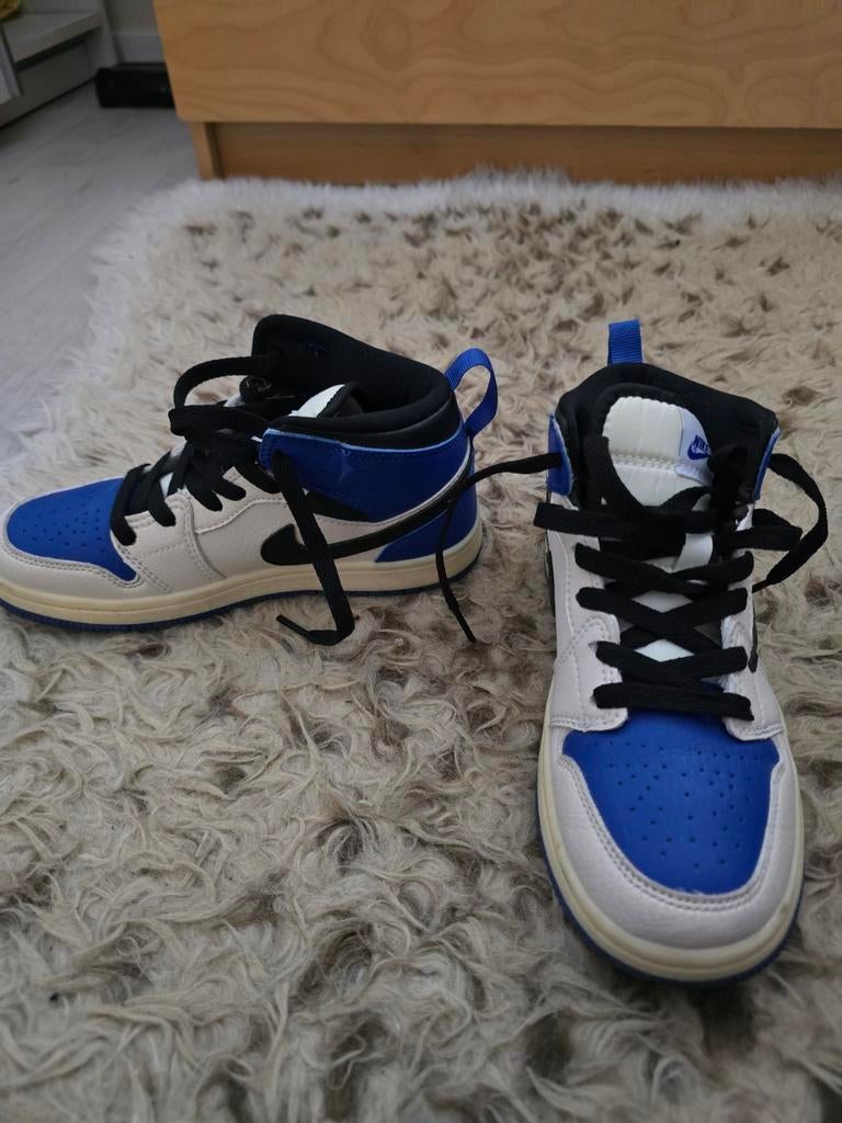 Nike Jordan Kinderschoenen - Blauw/Wit, Kinderen en Baby's, Kinderkleding | Schoenen en Sokken, Gebruikt, Ophalen of Verzenden