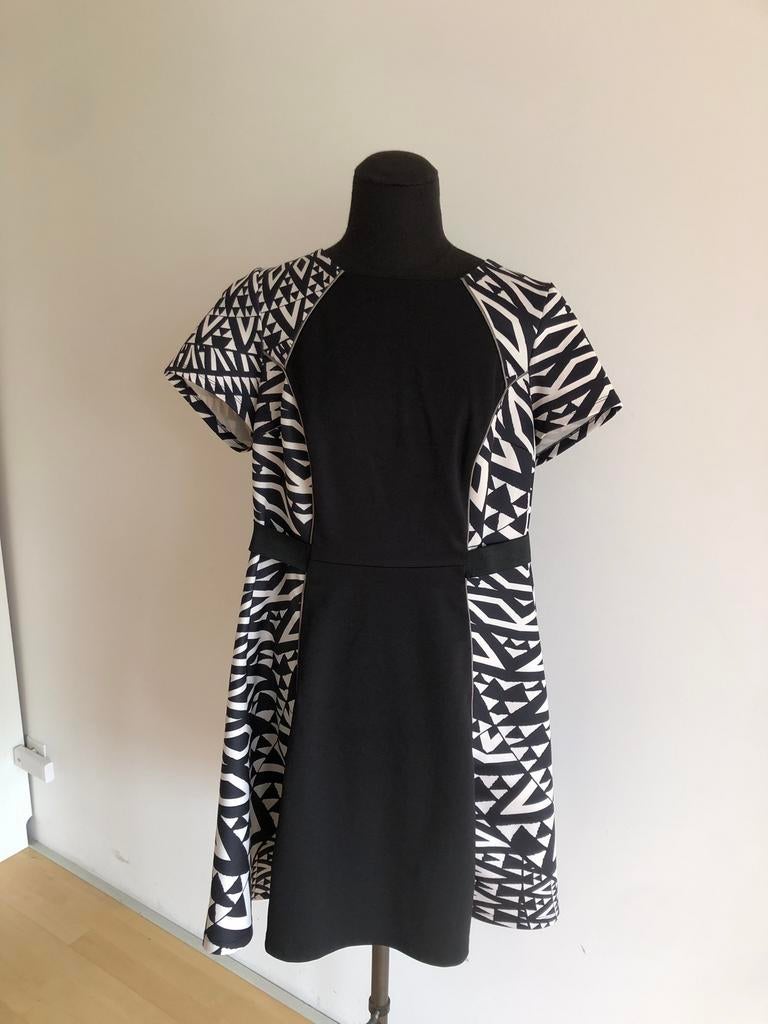 Asos Curve heerlijke stretch jurk - tuniek maat 46- 48, Ophalen of Verzenden, Zo goed als nieuw, Zwart, Jurk