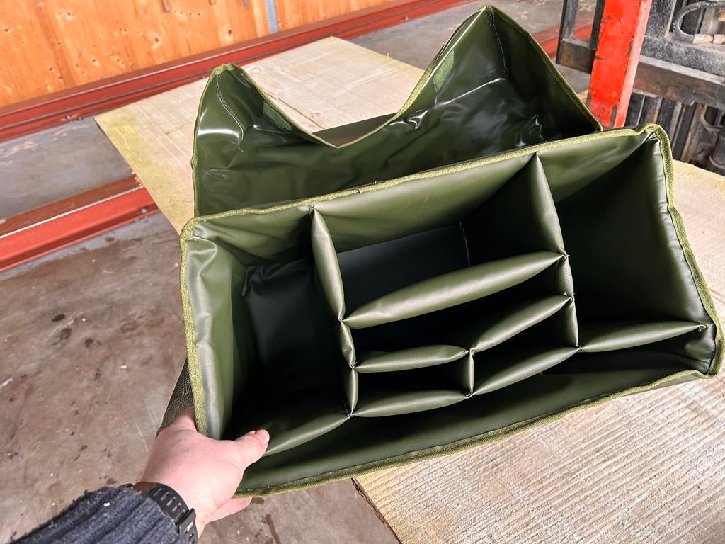 Opbergtas, defensie, gratis bezorgd, Ophalen of Verzenden, Zo goed als nieuw, 30 cm of meer