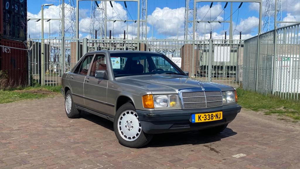 Mercedes-Benz w201 190e 2.0 1985, Auto's, Mercedes-Benz, Automaat, Achterwielaandrijving, 4 cilinders, 122 pk