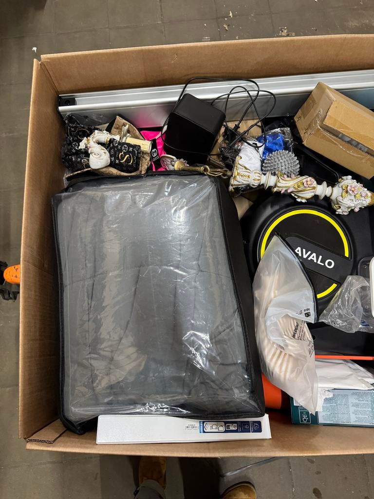 Palletbox vol met goederen uit een restpartij, Diversen, Ophalen, ., Nieuw, .