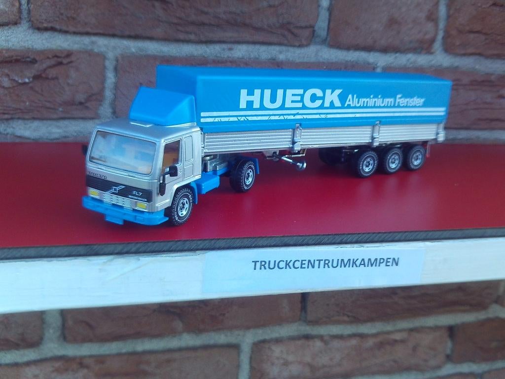 Siku  Volvo  FL7  van  Hueck  Aluminium  Fenster., Hobby en Vrije tijd, Modelauto's | 1:50, Ophalen of Verzenden, Nieuw, Bus of Vrachtwagen