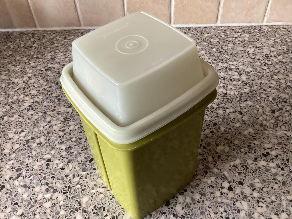 Tupperware augurken / zuurpot met lift, Ophalen of Verzenden, Gebruikt, Groen, Bus of Trommel