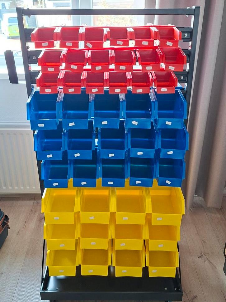 HBM Verrijdbaar opbergrek met 90 opbergbakken, Doe-het-zelf en Verbouw, Kratten en Dozen, 100 cm of meer, Minder dan 35 cm, 60 cm of meer